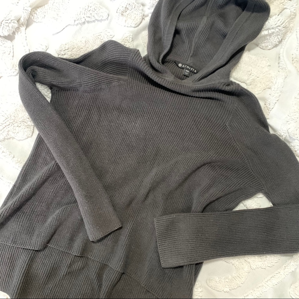 Athleta sweater 👽
